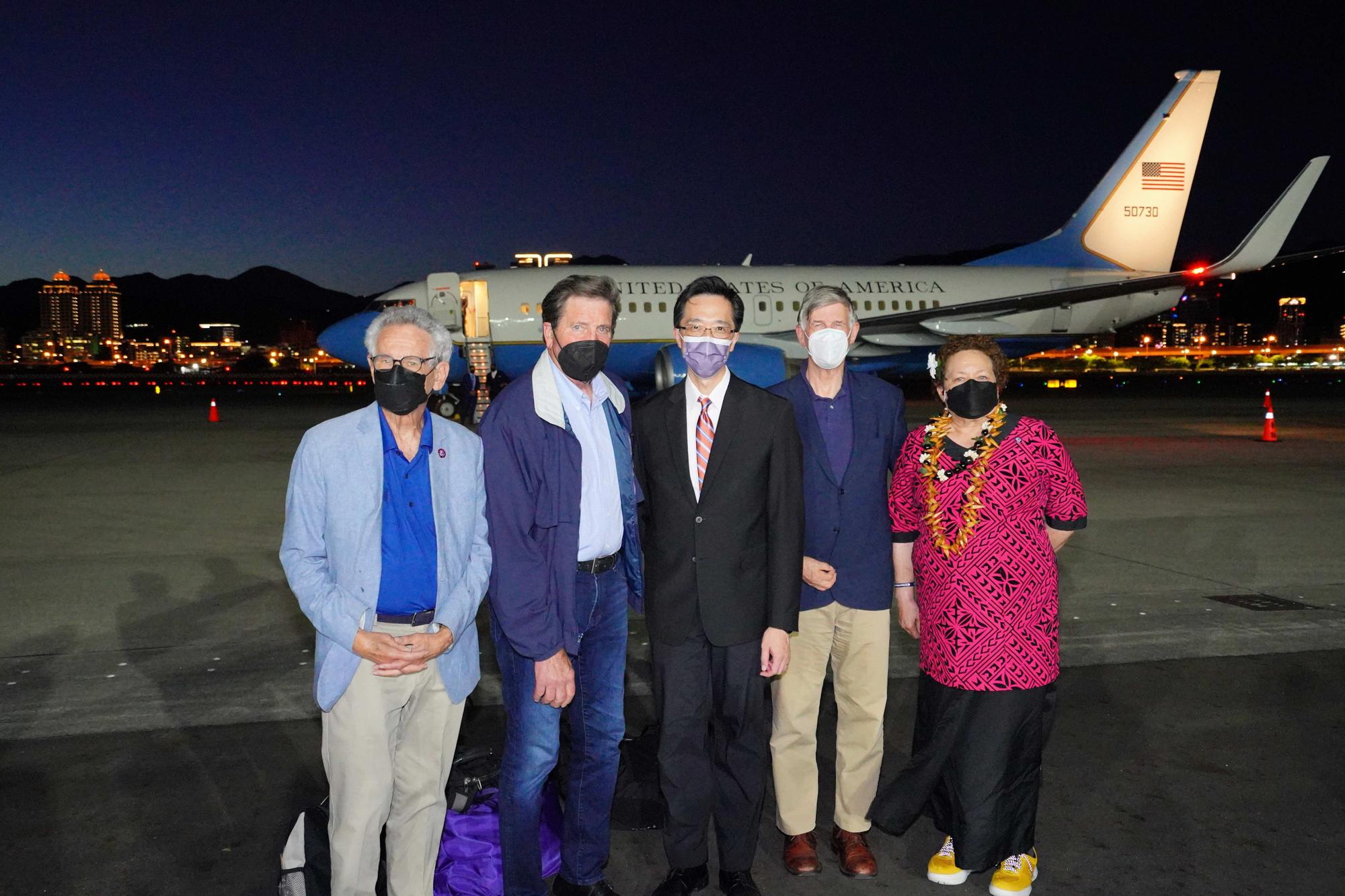 Miembros de la delegación de Estados Unidos que llegó a Taiwán este domingo. EUROPA PRESS