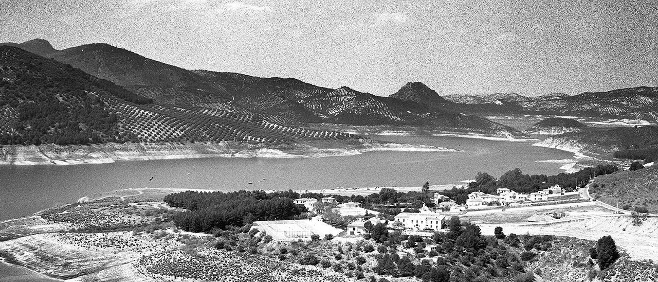 Pantano de Iznájar, desde uno de los miradores del municipio.