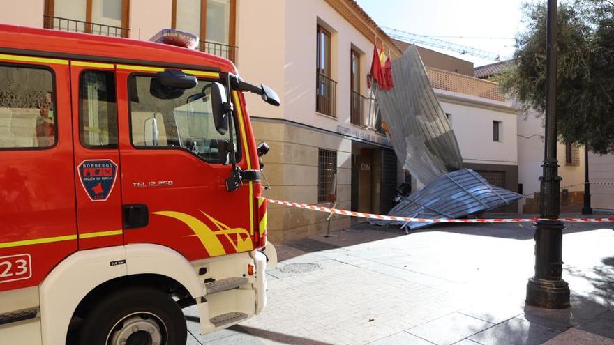 El viento deja las primeras incidencias en Lorca