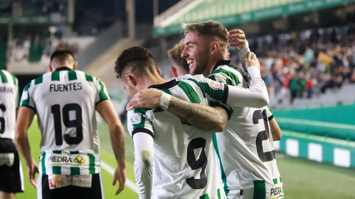 Casas, Luismi y Fuentes, goleadores del Córdoba CF junto a Willy (2) ante el Cacereño en El Arcángel.