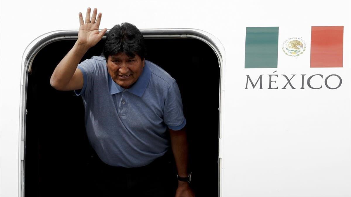 El dimitido presidente de Bolivia, Evo Morales, a su llegada a México, este martes.