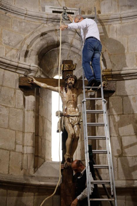 El descenso del Cristo de la Agonía