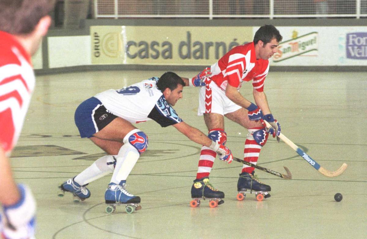 Cid, en acció amb el SHUM en un partit contra el Tenerife l'any 2000