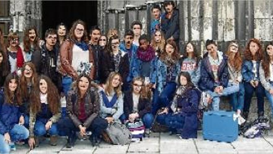 Alumnes de l&#039;Escola Pia d&#039;Igualada visiten Savigné-sur-Lathan