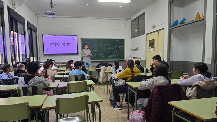 La igualdad se sienta en los pupitres de Alzira