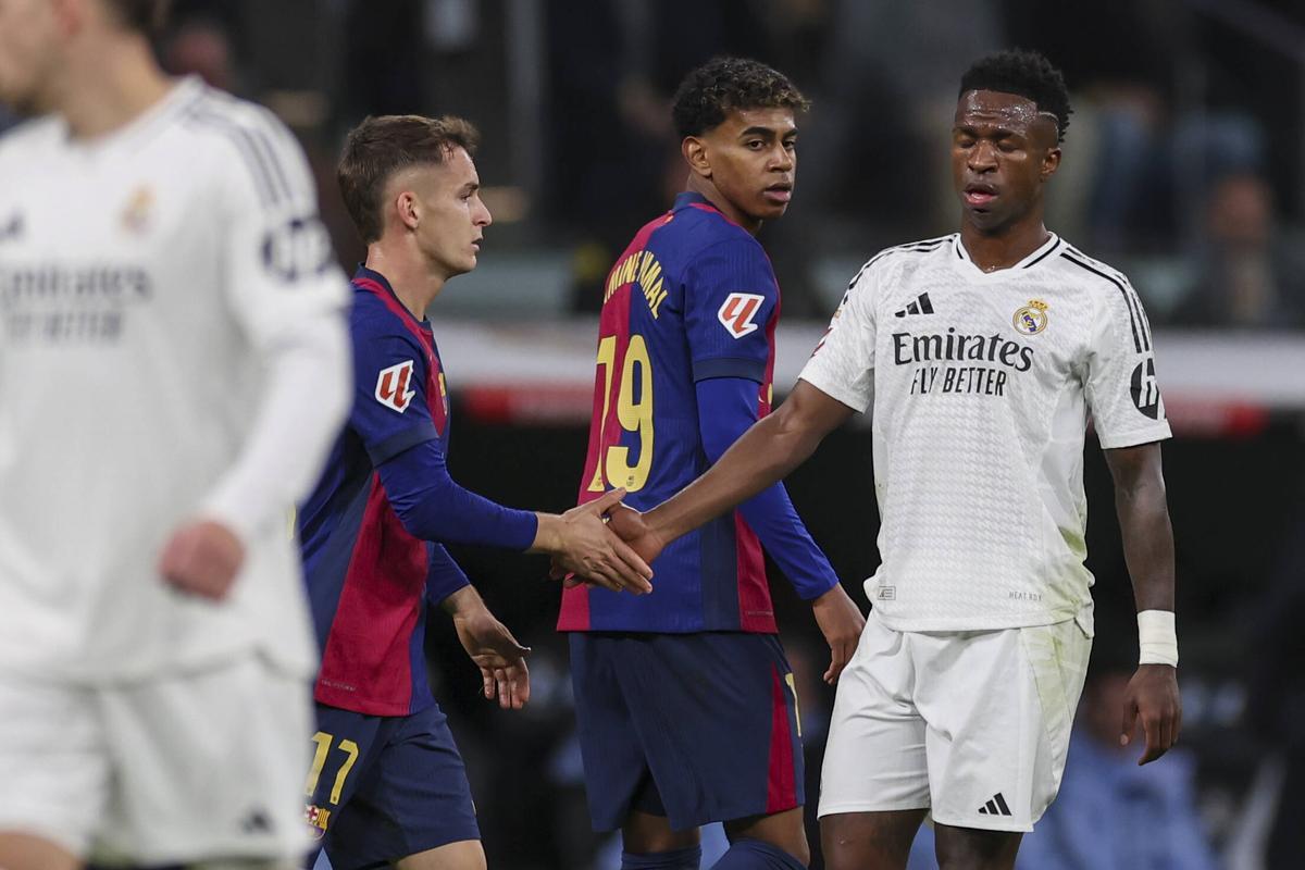 Lamine y Casadó volverán a medirse a Vinicius en el Bernabéu este fin de semana