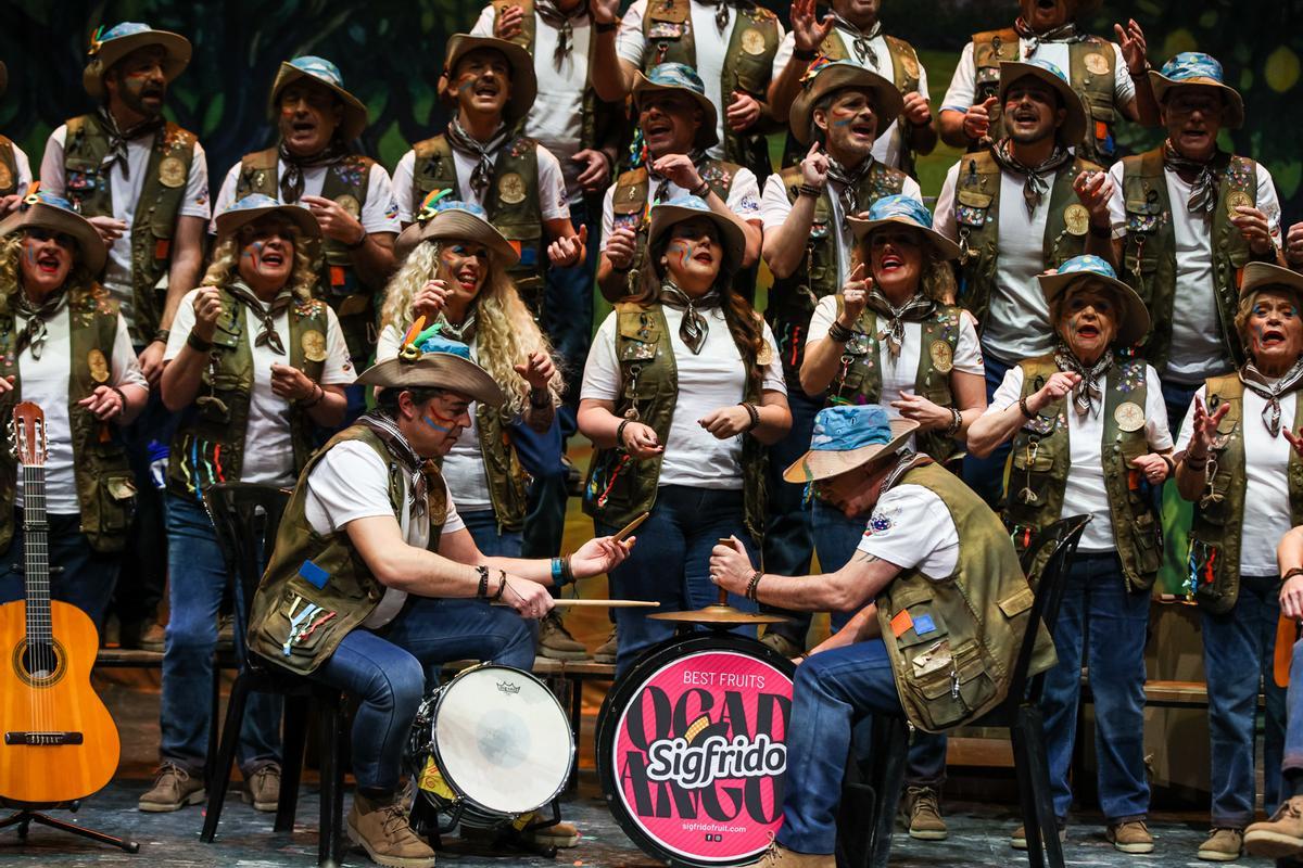 Actuación del coro 'El camino'