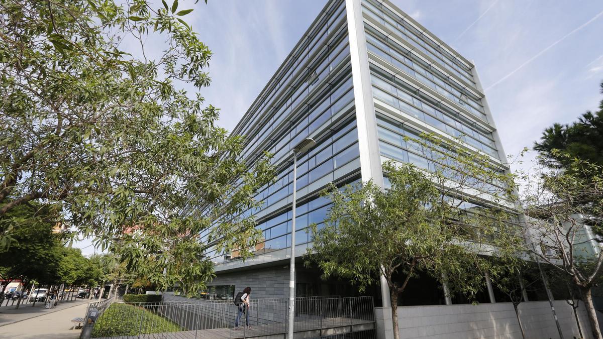 El Viver, edificio donde se ubican las oficinas del Ayuntamiento de Badalona