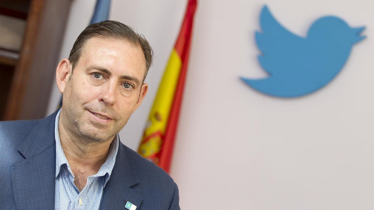 El alcalde de Jun renuncia al cargo para incorporarse al gabinete de Pedro Sánchez