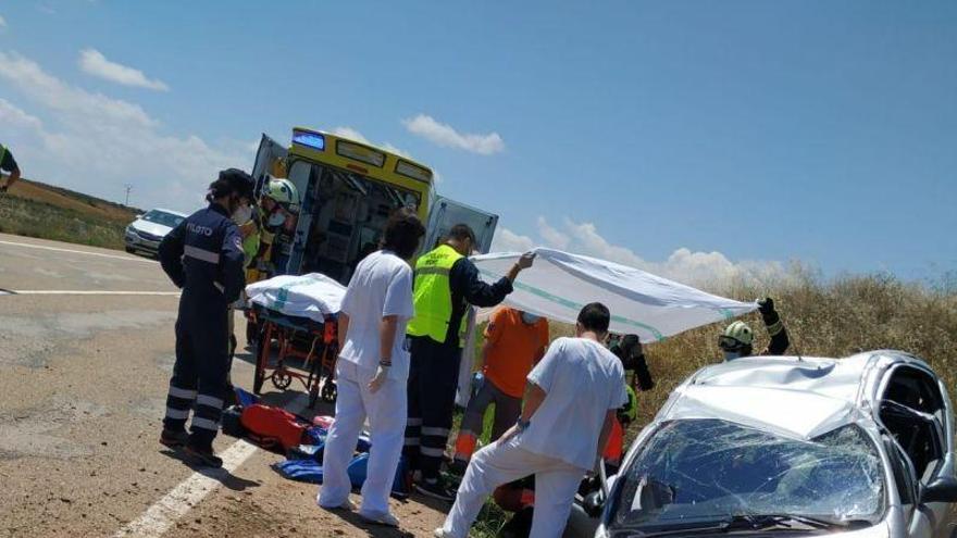 Un zaragozano muere al volcar su todoterreno en una carretera de la provincia de Soria
