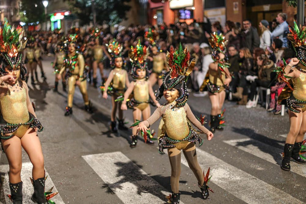 Instante del desfile del carnaval nocturno