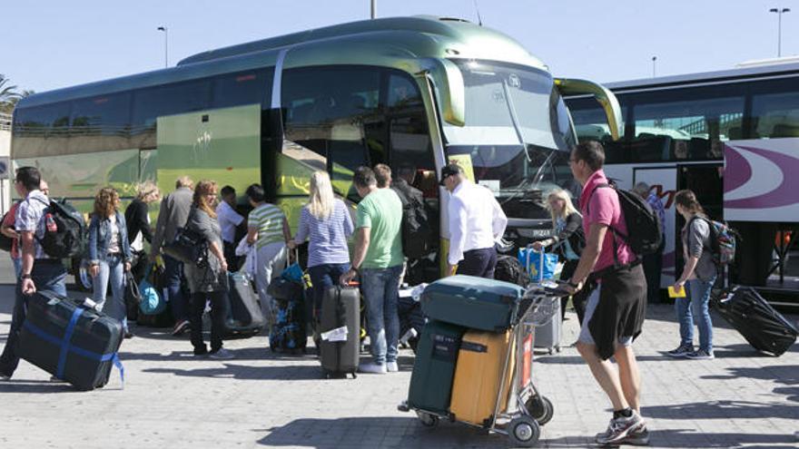 Los aeropuertos isleños operan más de 5.000 vuelos hasta el miércoles