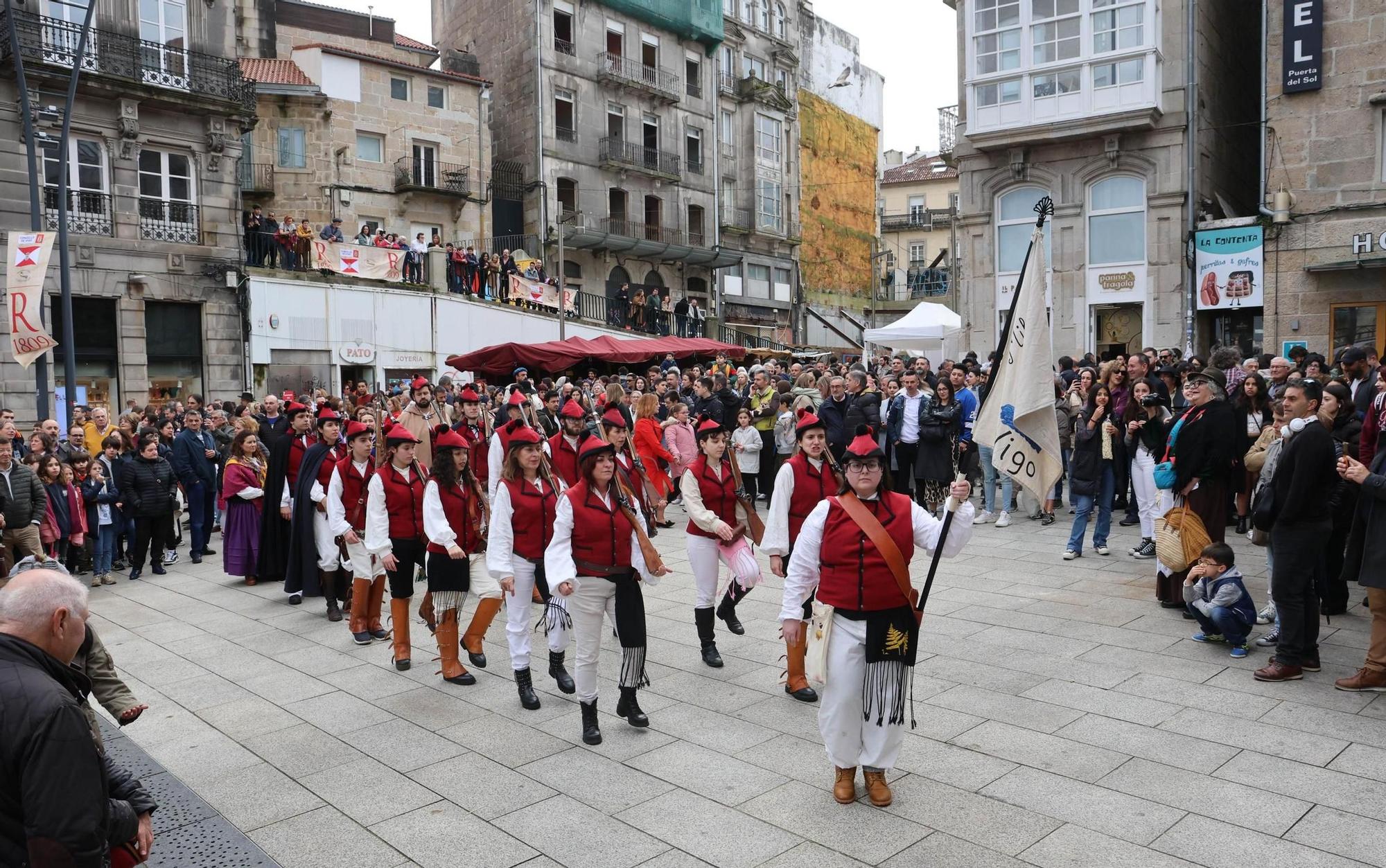 Vigo sale a la calle para 'expulsar' a los franceses: las mejores imágenes de la Reconquista