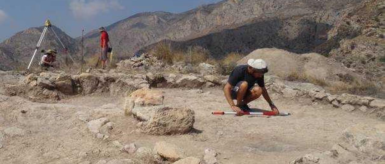 La zona de la Peña Negra, en la Sierra de Crevillent, acoge un nuevo proyecto de excavaciones