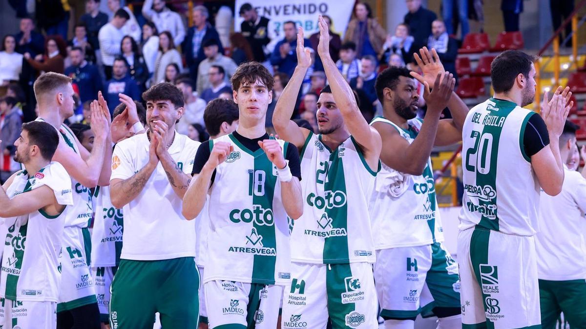 El Coto Córdoba celebra una victoria.