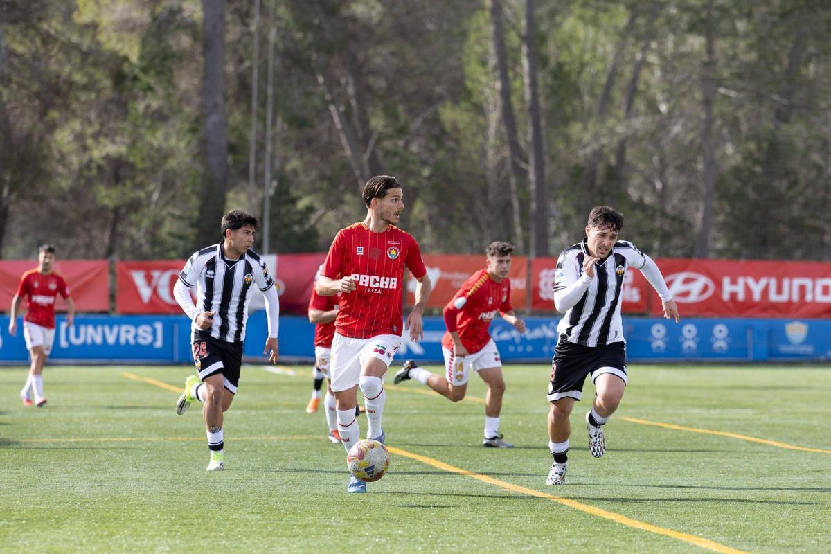 Galería: triunfo vital de la SD Ibiza en la lucha por la permanencia