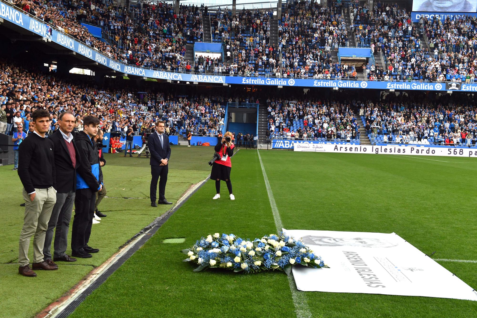 Homenaje a Arsenio Iglesias en Riazor antes del Deportivo-Alcorcón