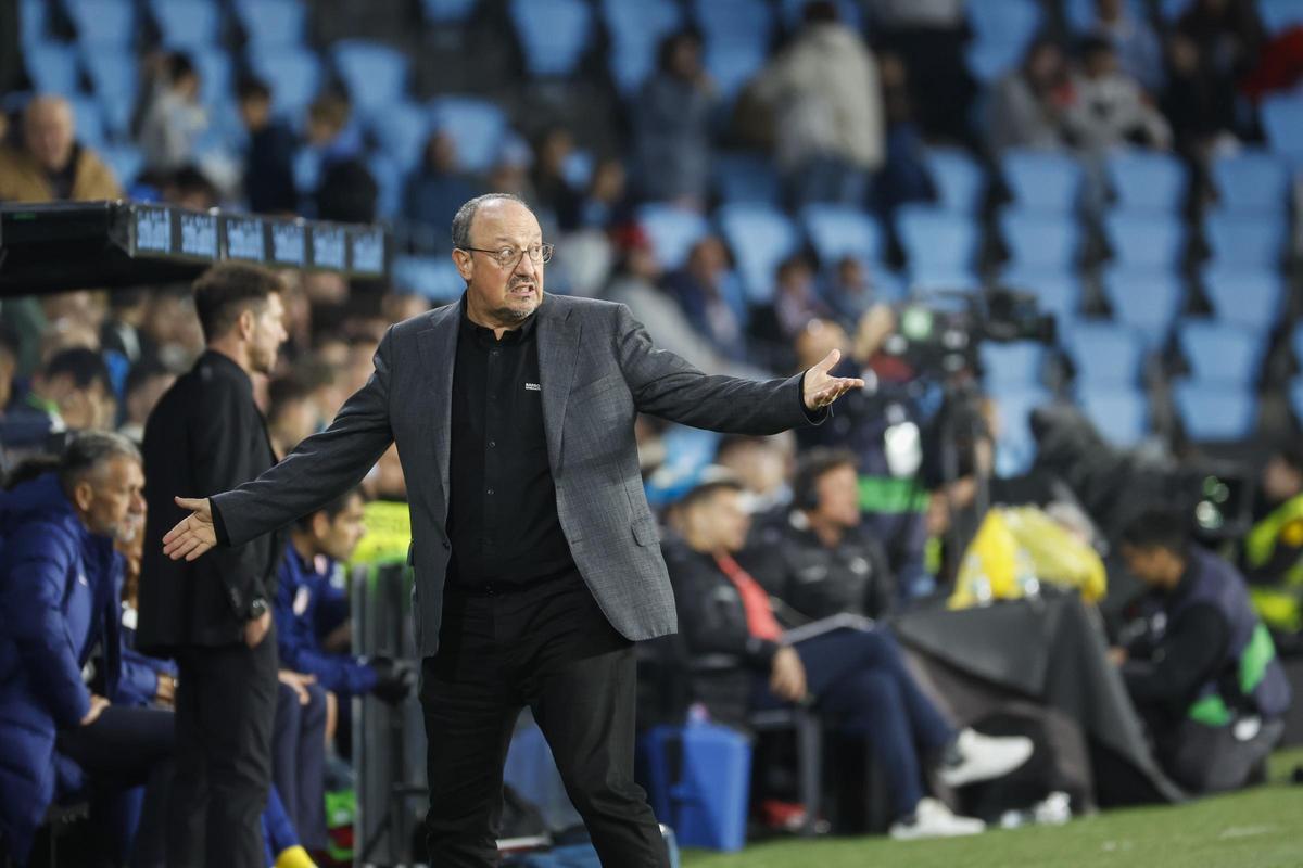 Rafa Benítez durante un partido del Celta en Balaídos este curso