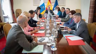 Canarias se 'chiva' al Supremo de la dejadez del Estado con los menores asilados