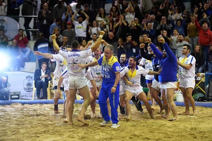 DEPORTES. VECINDARIO.SANTA LUCIA.   Luchada. Final de la Copa Cabildo Insular entre los equipos del Estrella CL y el CL Agüimes.  | 30/03/2019 | Fotógrafo: Juan Carlos Castro