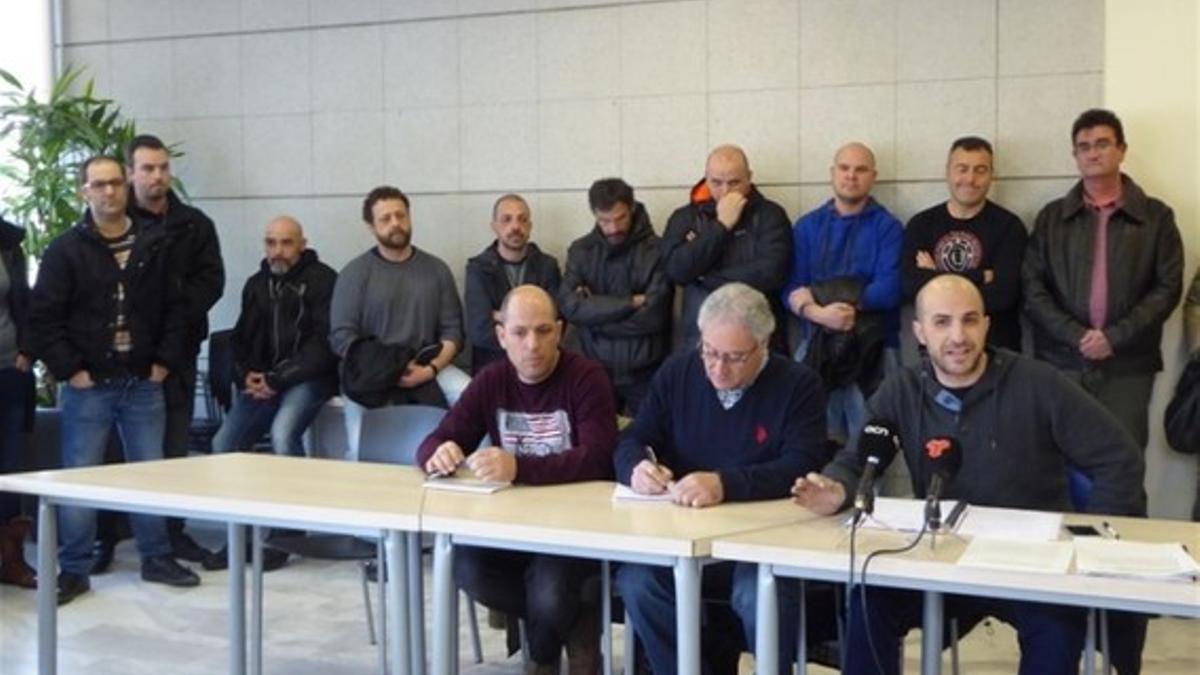 Los 15 policías de Terrassa que han denunciado a la CUP piden a la concejal que matice sus palabras.