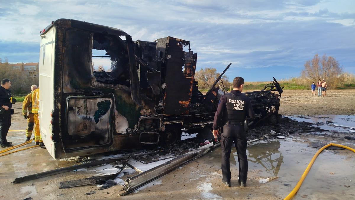 La caravana ha quedado totalmente destruida