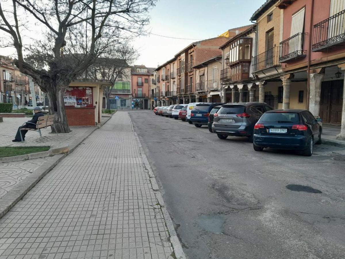 Zona de aparcamiento en la plaza de Santa Marina. | C. T.