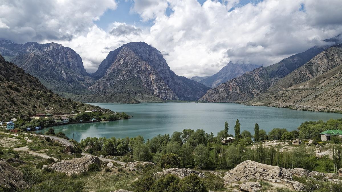 Un lago en Tayikistán