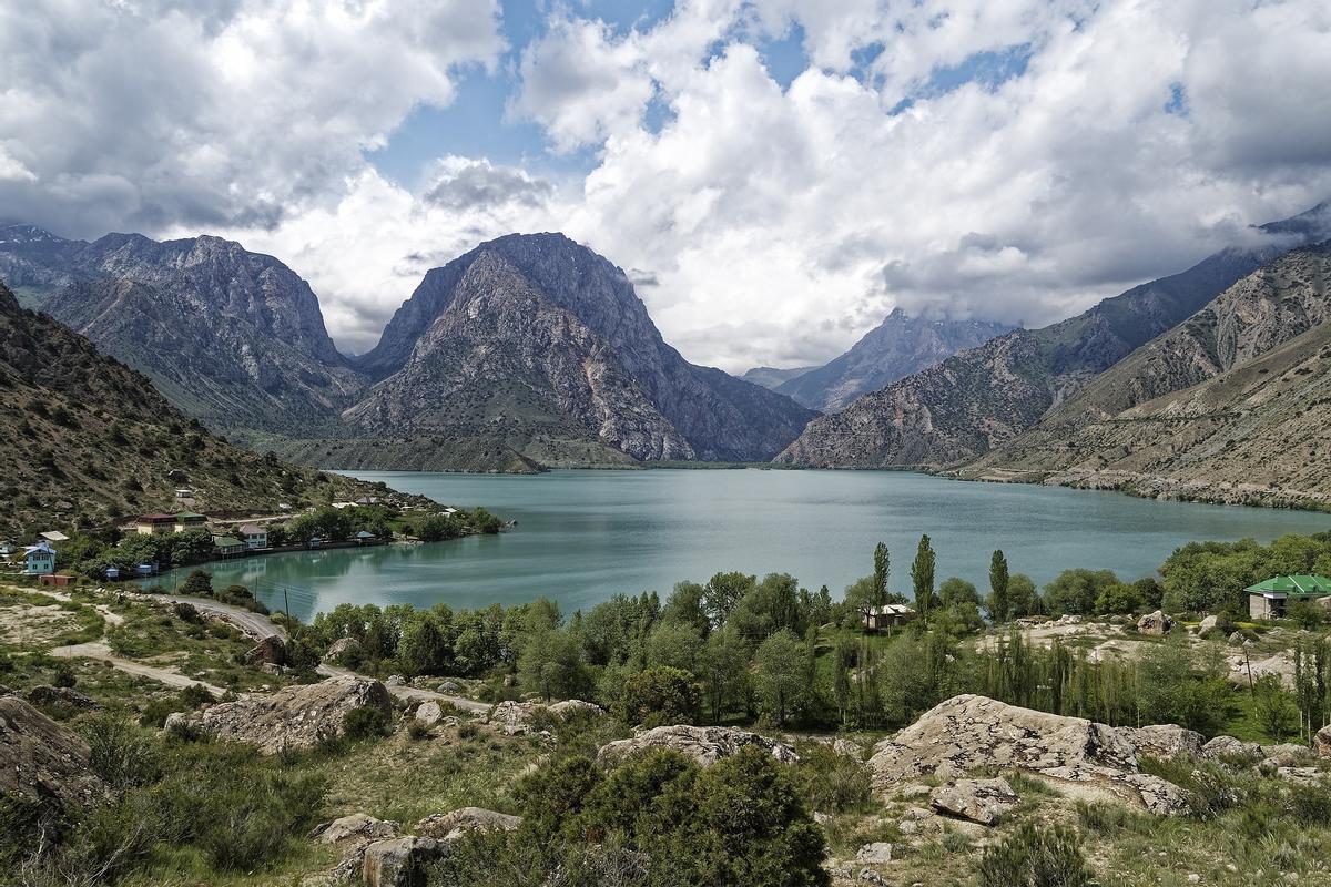 Un lago en Tayikistán