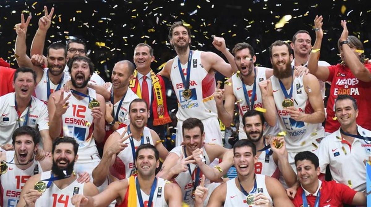 La selecció espanyola de bàsquet celebra l’Eurobasket 2015. La selecció espanyola de bàsquet celebra l’Eurobasket 2015.