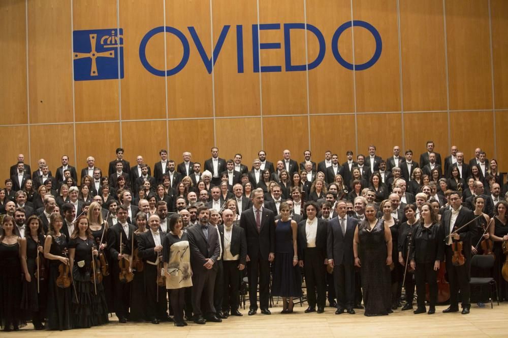 Los Reyes asisten al concierto de la Fundación Princesa de Asturias en el Auditorio Príncipe Felipe