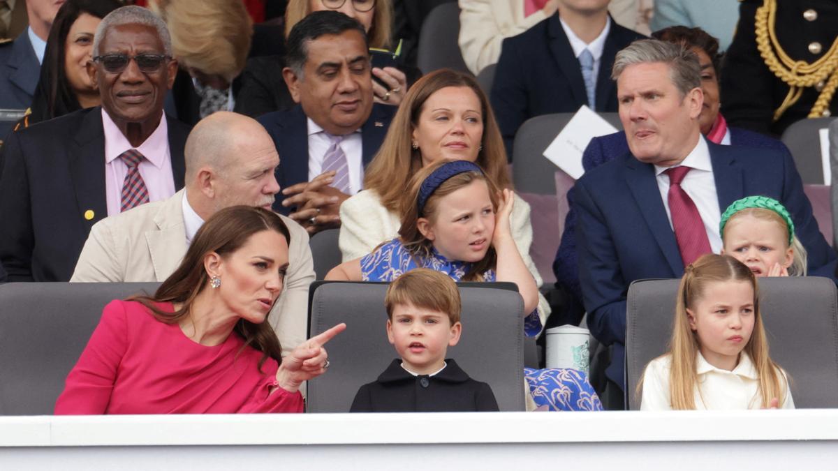 Kate Middleton y sus hijos, Luis y Carlota.