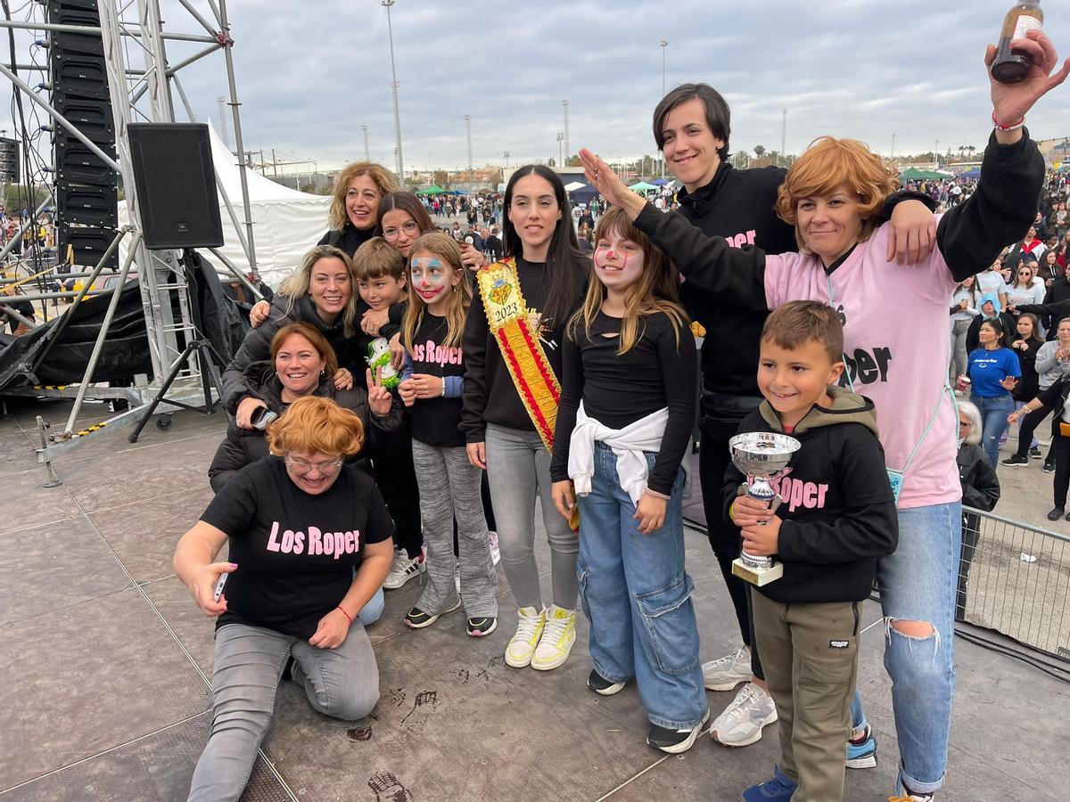 Uno de los grupos ganadores de los concursos de la jornada Uno de los grupos ganadores de los concursos de la jornada