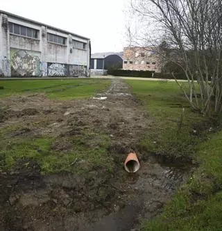 Empiezan las obras de emergencia en el CEIP A Xunqueira I tras los temporales