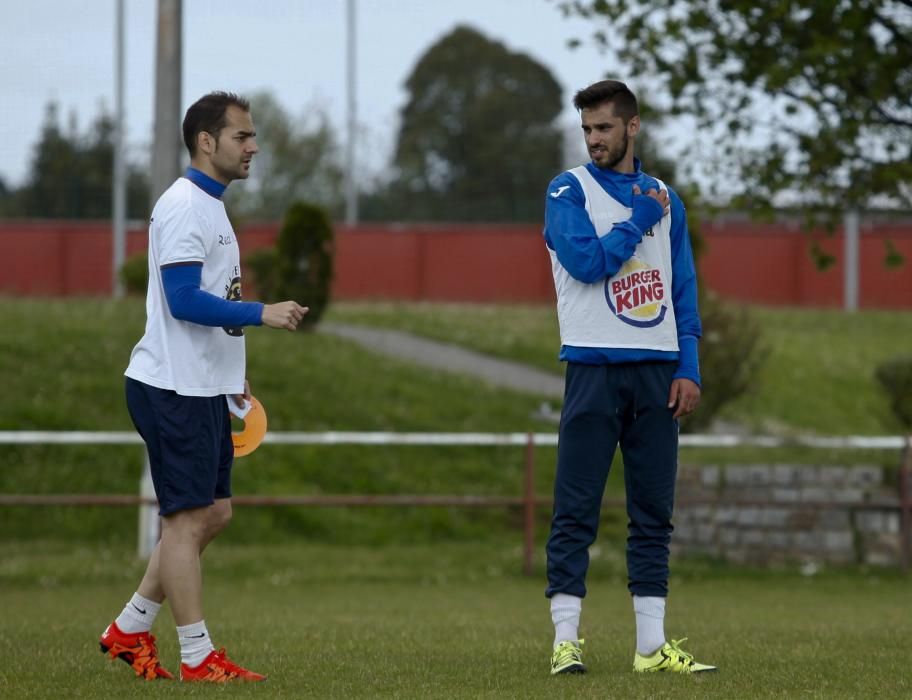 Entrenamiento del Real Avilés en las instalaciones de la escuela de Mareo de Gijón