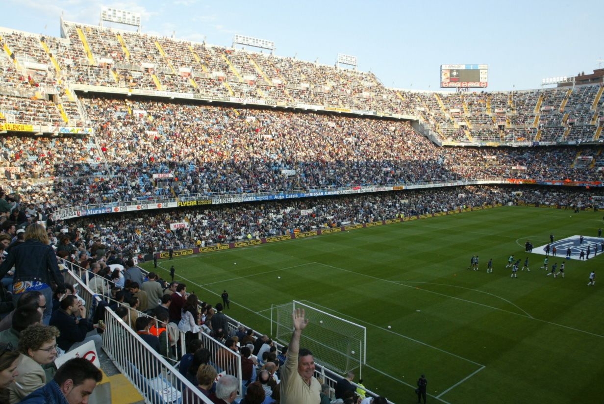 Históricos momentos mágicos de la grada de  Mestalla que pronto volverán