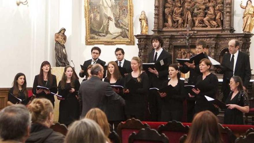 El coro de la Universidad de Oviedo, durante una actuación antes del verano.