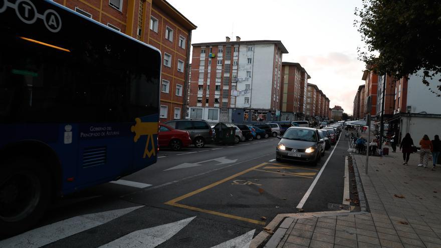 La reurbanización de la calle La Paz de Versalles incluye treinta nuevas plazas de aparcamiento