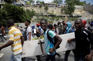 Los haitianos piden al mundo que dé la espalda al presidente Moise