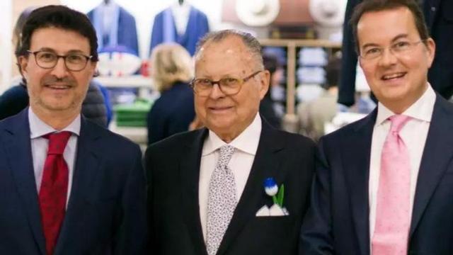 Vicente y Carlos Benavent junto a su padre, Vicente Benavent.