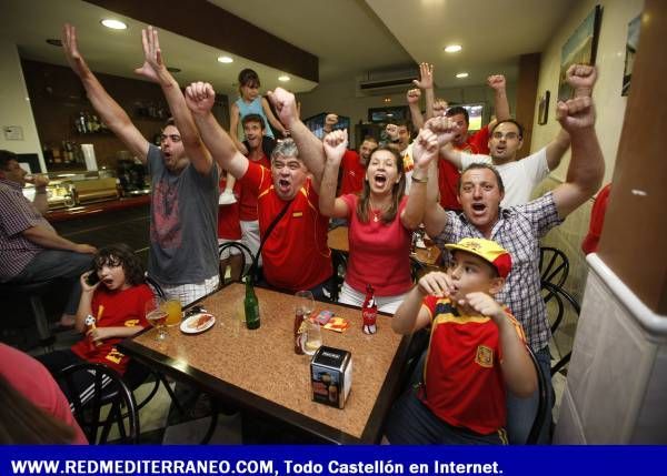 CASTELLÓN SUFRE Y DISFRUTA CON LA 'ROJA'