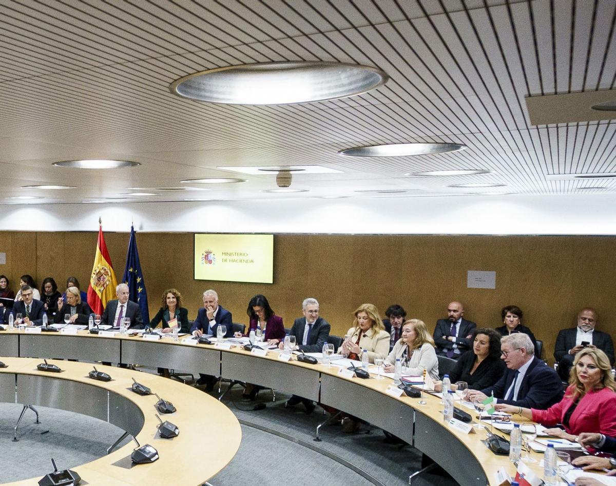 El Govern es reuneix amb les autonomies per encarrilar els Pressupostos