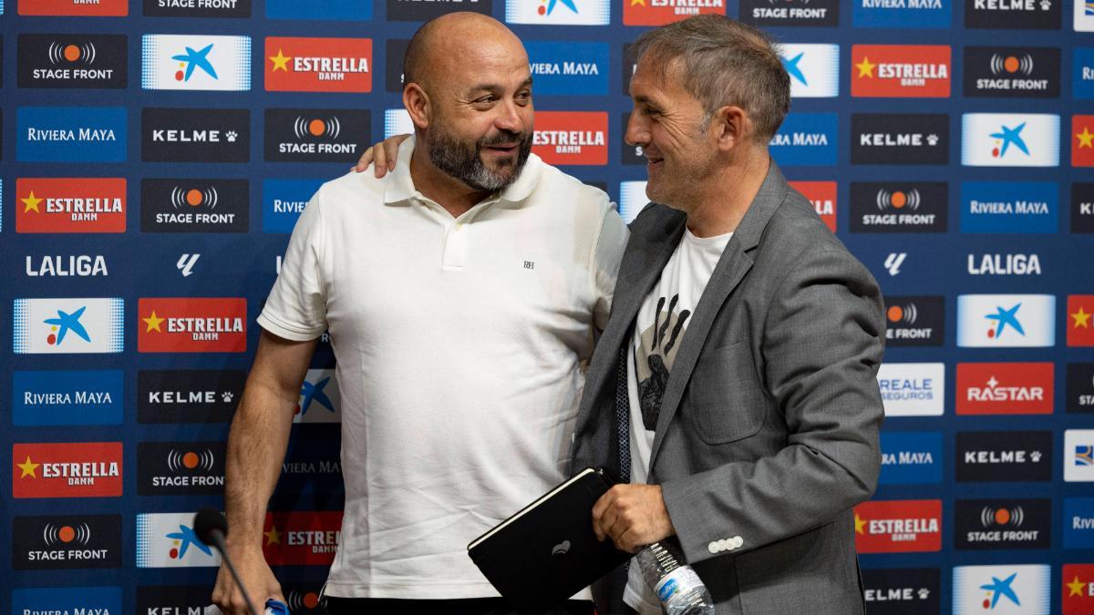 El entrenador del Espanyol, Manolo González, junto al director deportivo, Fran Garagarza