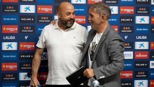 El entrenador del Espanyol, Manolo González, junto al director deportivo, Fran Garagarza