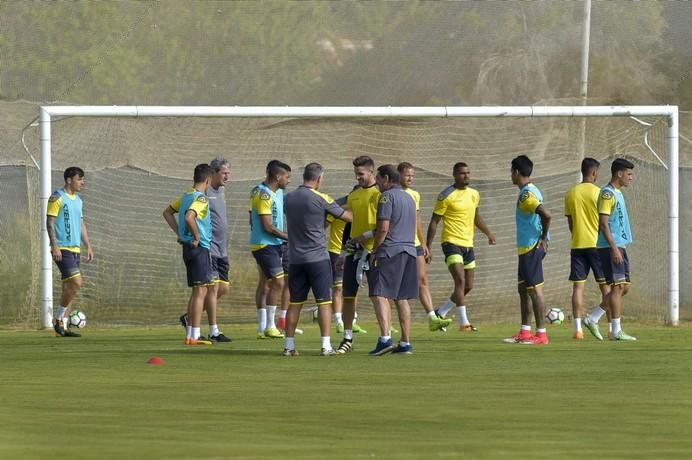 Entrenamiento de la UD en el campo de futbol del ...