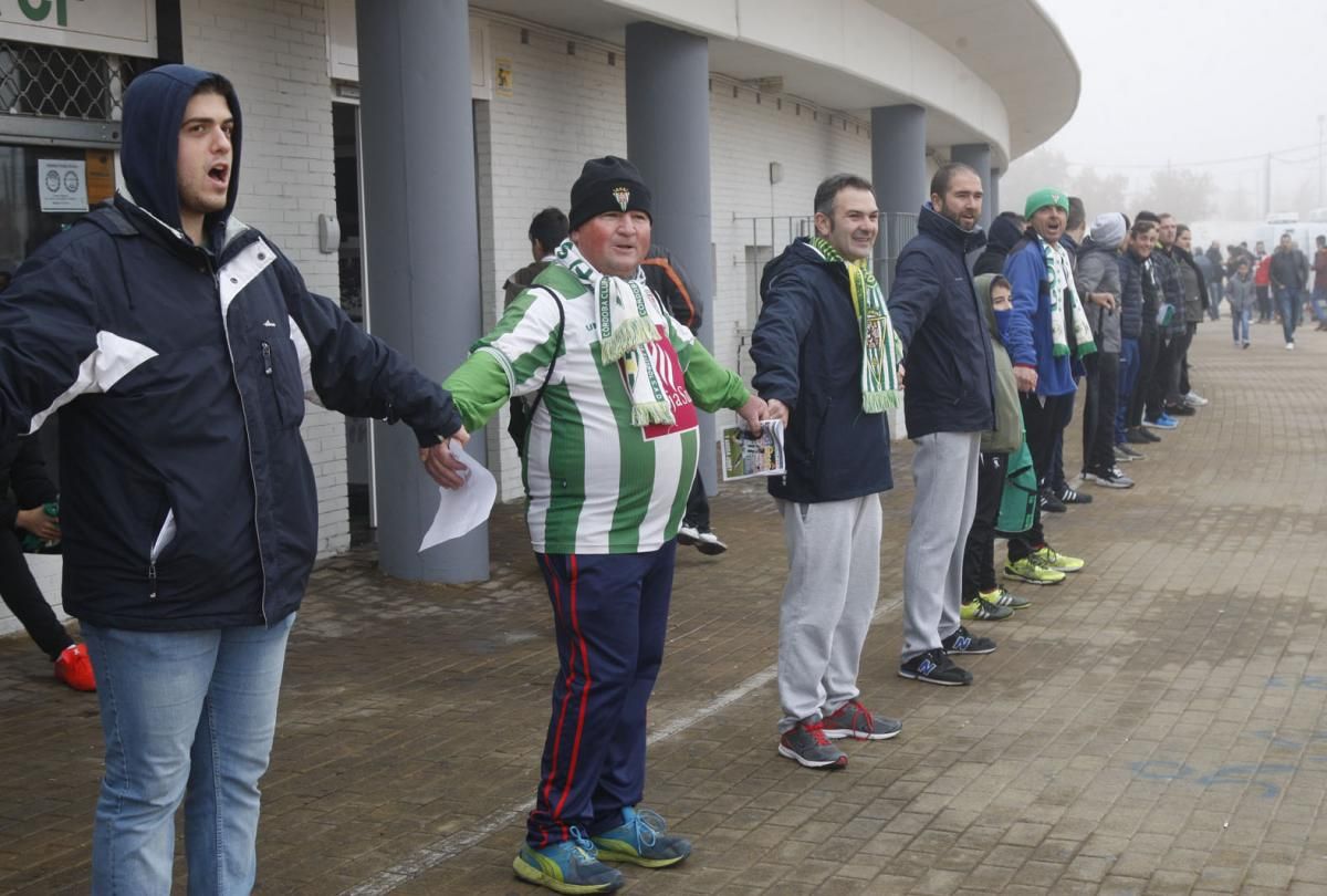 La afición cordobesista fuera y dentro del campo