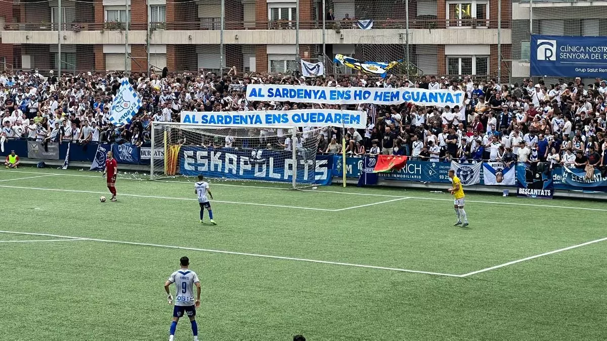El Europa, obligado al exilio