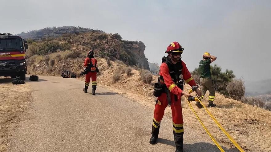 VÍDEO | La UME trabaja para contener el incendio de Los Gallardos