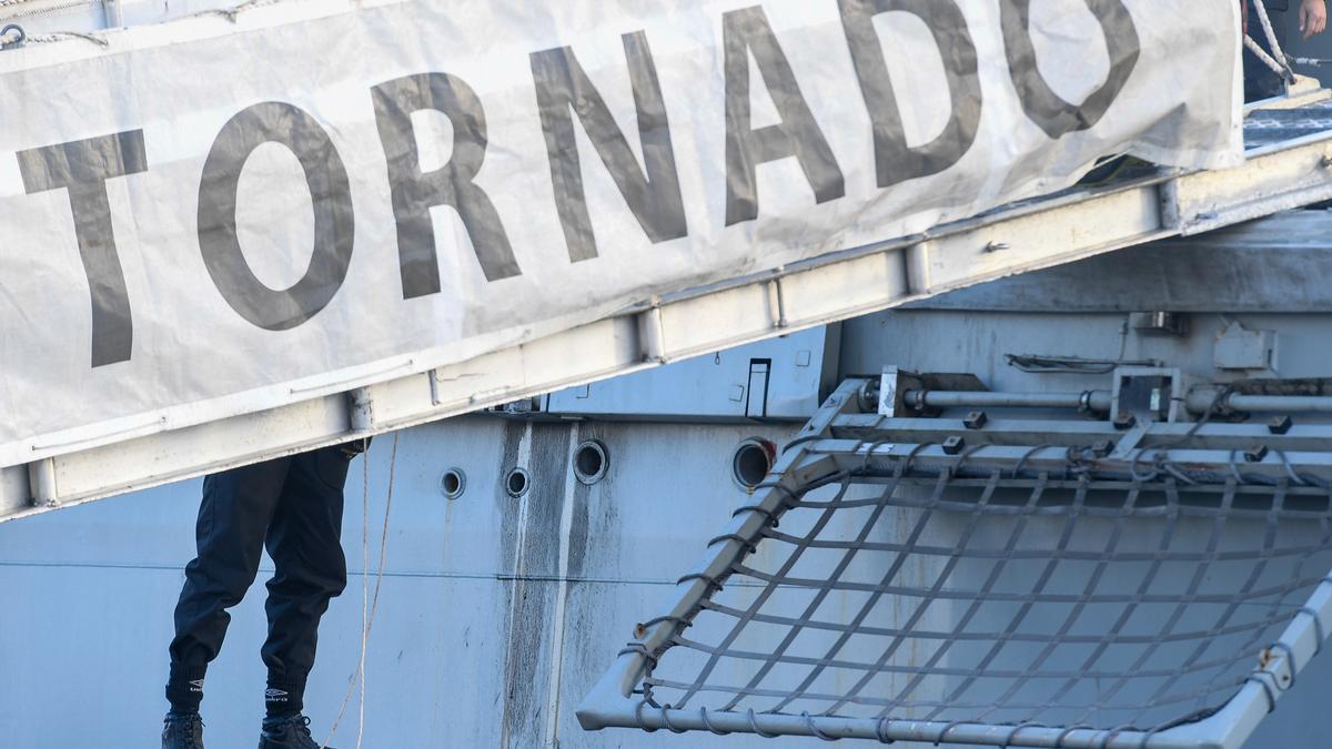 Regreso del Buque de Acción Marítima 'Tornado' a la capital grancanaria