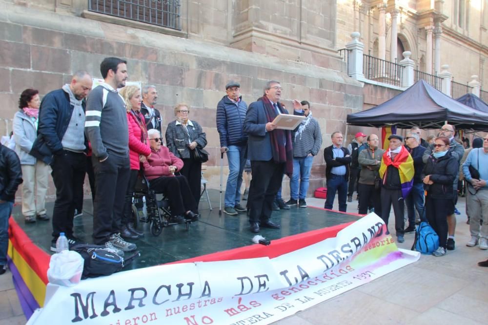 Como cada año, una marcha desde Málaga capital recuerda la salida de miles de personas hacia Almería en 1937, con motivo de la Guerra Civil